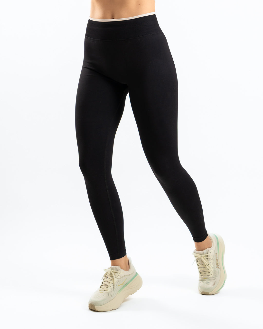 Seamless tights med høj talje: støtte der bliver siddende